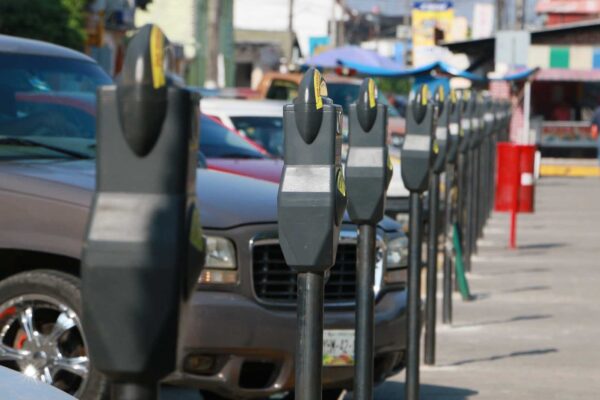 Colocaran parquímetros en casi todas las comunas