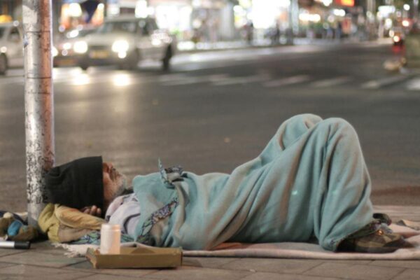 En la ciudad más rica del país,  4500 personas viven en las calles de Buenos Aires