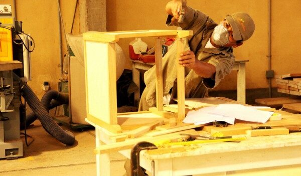 Cooperativa de carpintería en Villa Mitre, el trabajo de elegir como trabajar