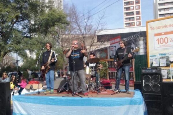 La Paternal festejo su 113º aniversario con un festival en la plazoleta Raymundo Gleyzer