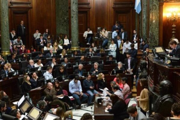 Los hijos de víctimas de femicidios tendrán una reparación económica