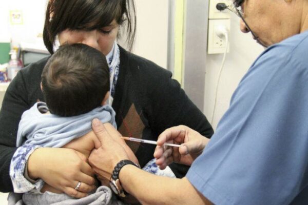 En la ciudad se vacuna contra el Sarampión a niñas y niños de 6 a 11 meses