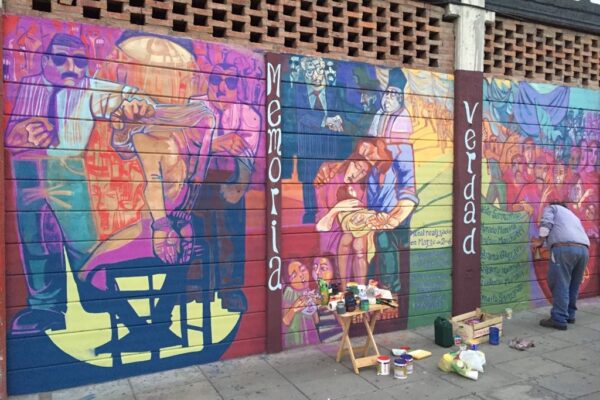 Fue borrado un mural que homenajeaba a hinchas desaparecidos de Argentinos Juniors