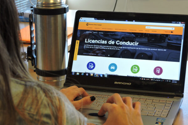 La Ciudad extenderá la vigencia de las licencias de conducir con vencimiento desde 2022
