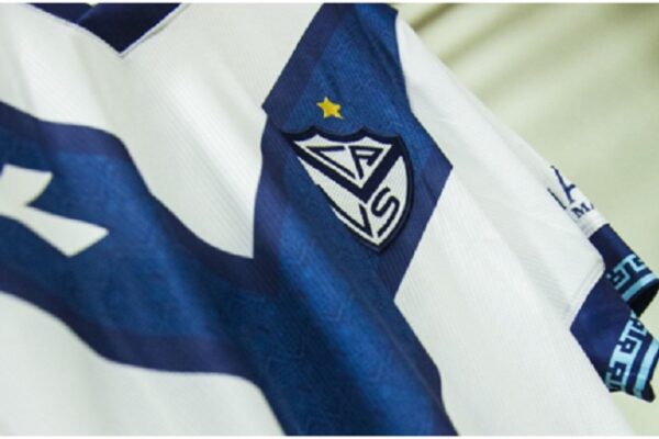 Ludopatía: Vélez saco un sponsor de apuestas de su camiseta