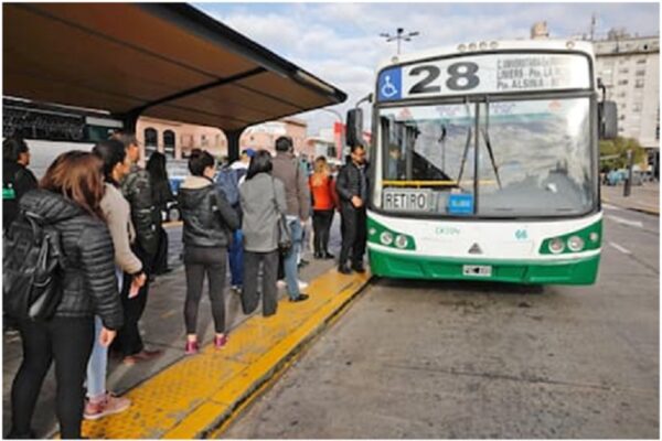 Quita de subsidios: en la ciudad el boleto de colectivo podría subir 73%